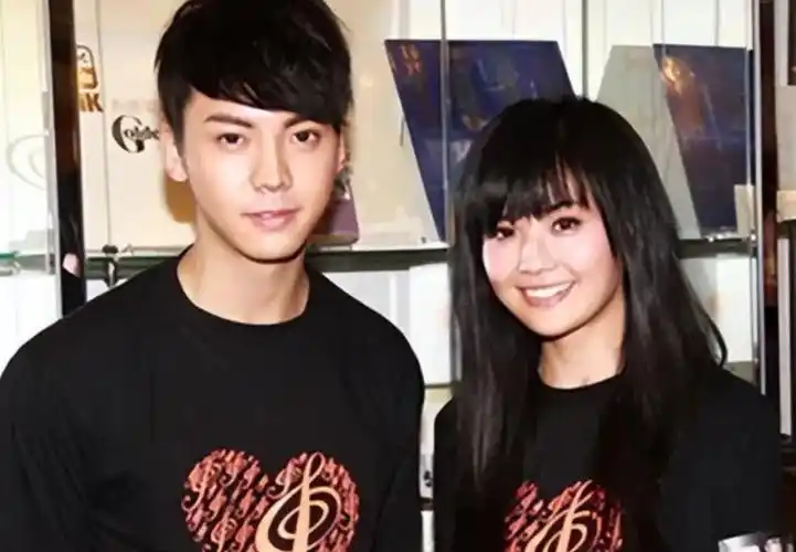 38岁的陈伟霆急了!和何穗续缘后疑是好事将近,网友:这个可以有