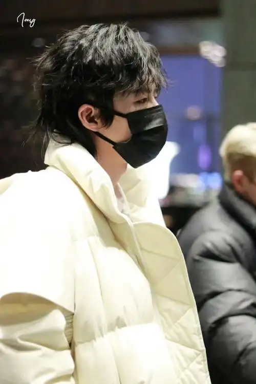 机场帅气的刘宇宁.@摩登兄弟刘宇宁#刘宇宁燕子京