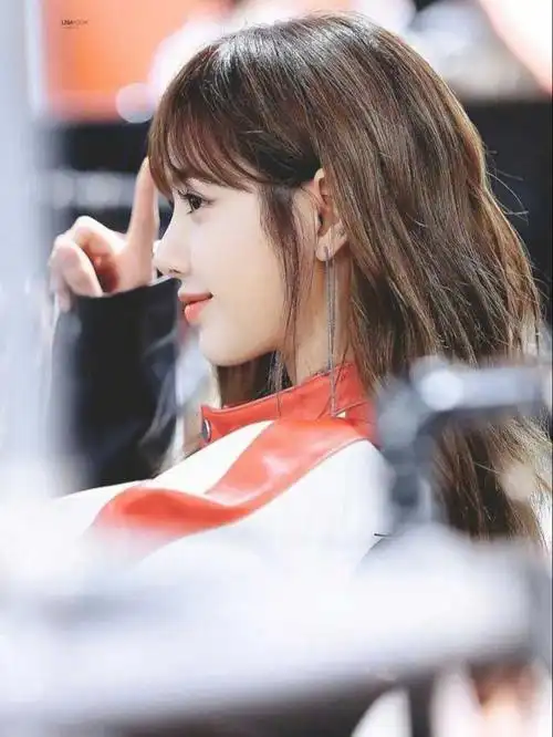 lisa侧颜容貌简直堪比仙女啊