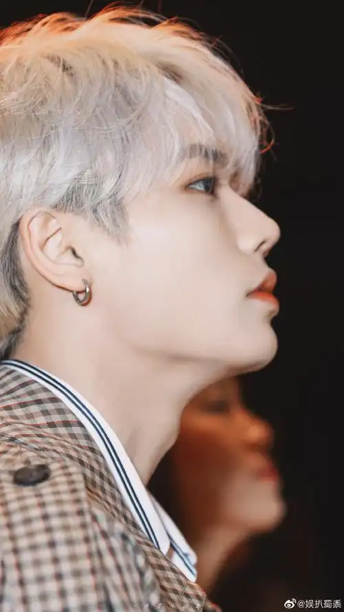 林彦俊#比今天的林彦俊侧脸更好看的是明天的林彦俊侧脸,光洁白鸬的