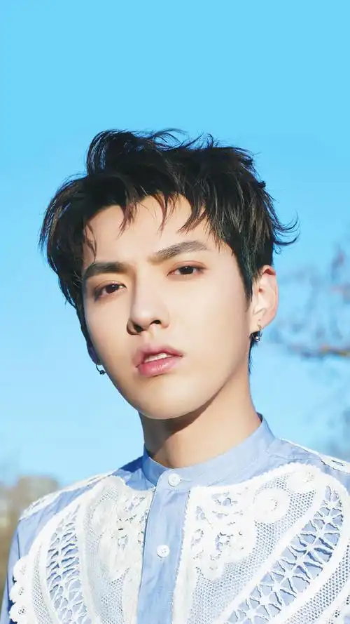 [吴亦凡][分享]170406 妮妮专属舔屏时间 每一张壁纸都是大写加粗的