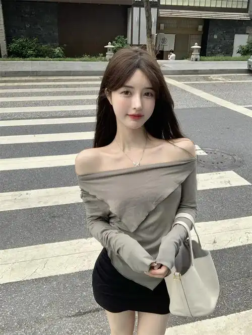 价一字肩长袖t恤女不规则斜肩性感紧身气质露肩上衣,女装t恤,大队长