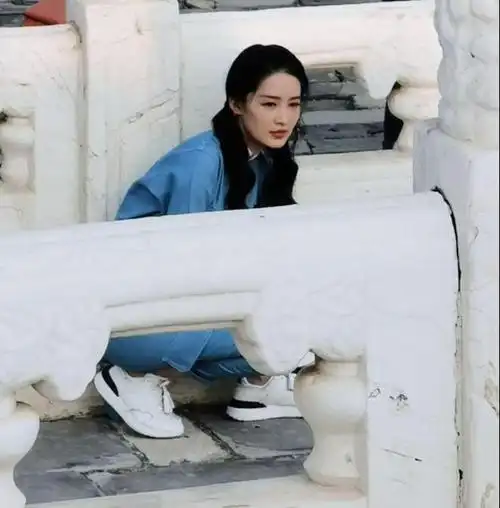 有一种整容叫李沁扎双马尾似初恋美到令人窒息