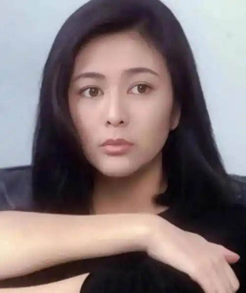 关之琳爆料:当时如果刘銮雄没送我别墅,我就是刘德华的老婆了_大刘