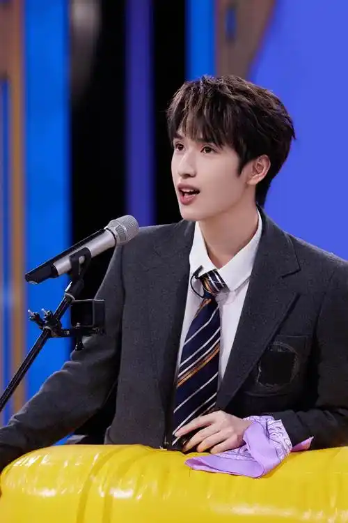 本周"好六魔法学院"开学啦宋亚轩张真源转圈差点把武艺杨迪甩飞