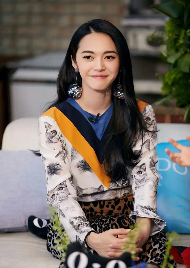 姚晨:谁说大嘴就不好看?由内而外的自信才是魅力所在
