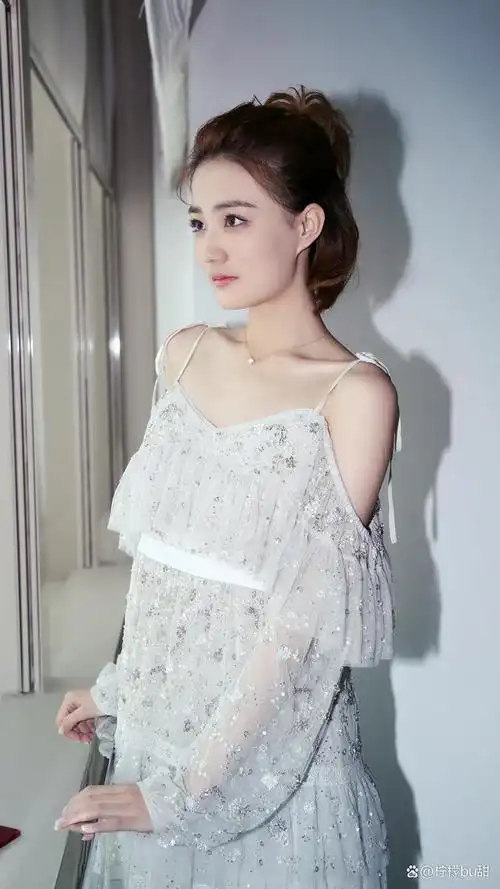 徐璐:笑起来特别可爱