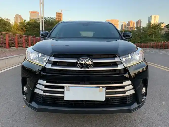 佛山2021年6月丰田汉兰达2021款20t四驱豪华版7座黑色手动挡