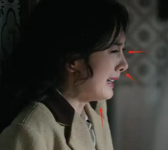 杨幂新剧预告脸部状态堪忧:双下巴,法令纹深,已不适合演谍战了