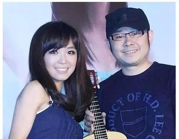 那就是遇到了他的第一任妻子杨娜