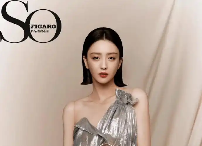 佟丽娅短发写真大秀白皙香肩!曼妙身材太性感撩人_衣裙_秀发_造型