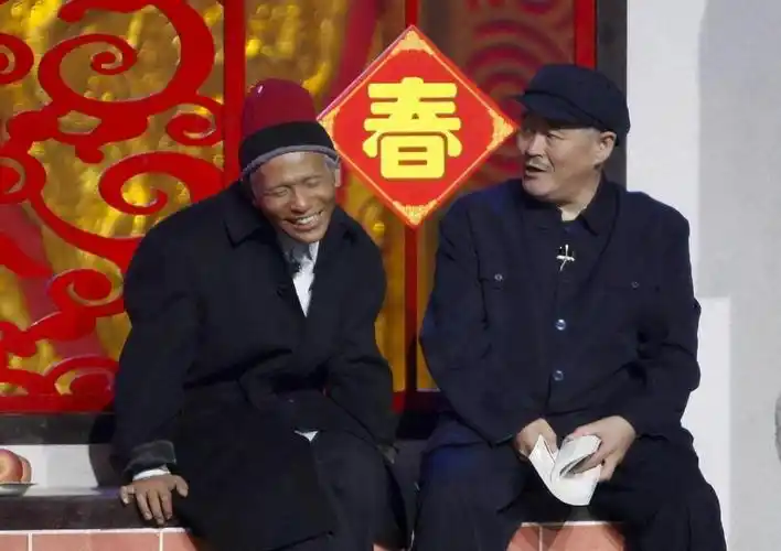 春晚直播发生意外成为朱军的遗憾,小品演员宋小宝因为失误却走红