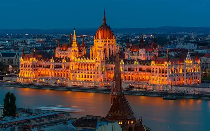 唯美城市夜景高清桌面壁纸 _ 图片网