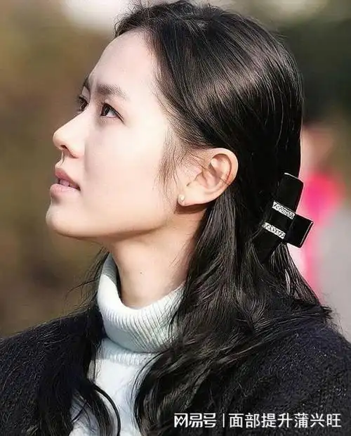 40岁孙艺珍皮肤保养紧致,还是被这道纹出卖了年龄