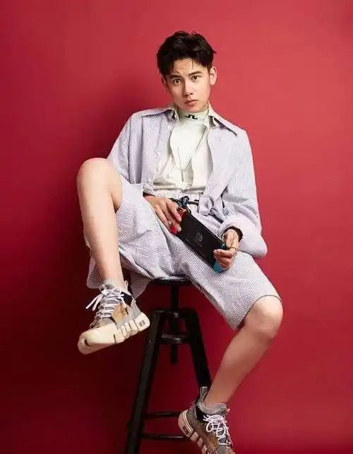 童星胡先煦拍戏很敬业,曾中暑晕倒,角色多变不一有特点_小光_观众