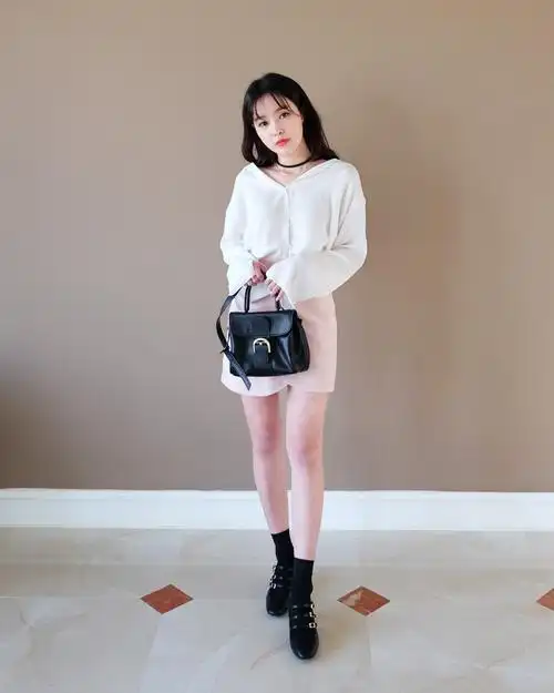 性感迷你裙搭配 矮个子女生穿衣搭配之必备品