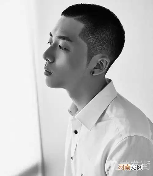潮男发型短发 美发街25款两边剃光的最帅气发型
