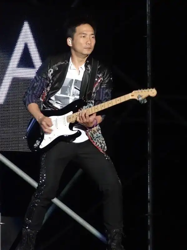 石头,真名石锦航