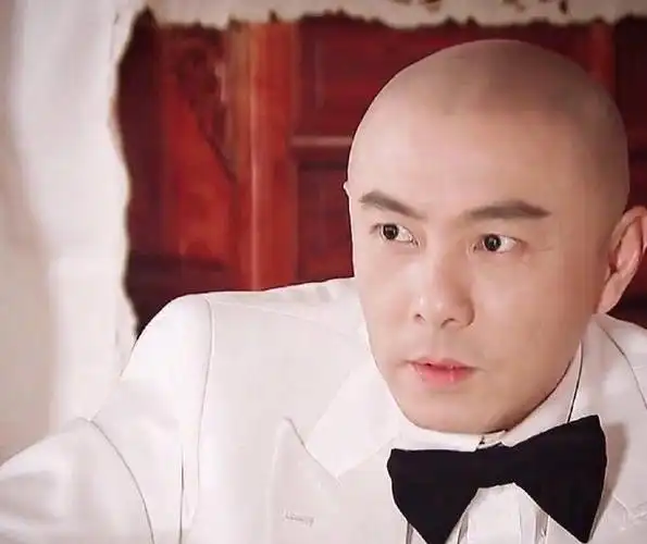 张卫健这么矮的吗?_明星八卦_百战网