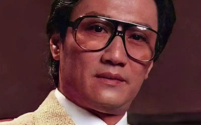 用长达六十年的时间来诠释对电影工作的热爱--谢贤