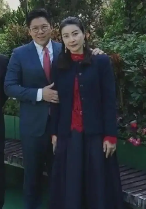 见证霍震霆高光时刻,怕郭晶晶吃醋不黏霍启刚|二战|朱玲玲|霍启山