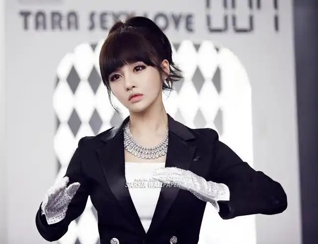 全宝蓝,1986年3月22日出生于韩国首尔,歌手,毕业于明知专门大学.