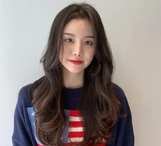 2021年最好看的大波浪烫发发型20款,谁都无法抗拒的优雅