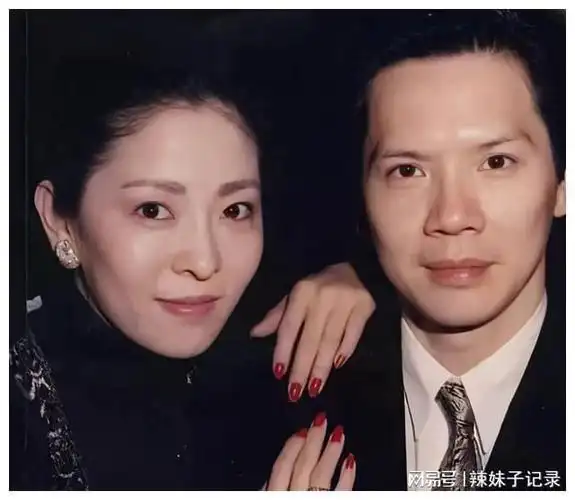 向太教你掌控大佬级男人,从"歌女"到"港圈大姐大"|向华强|娱乐圈|嫁入