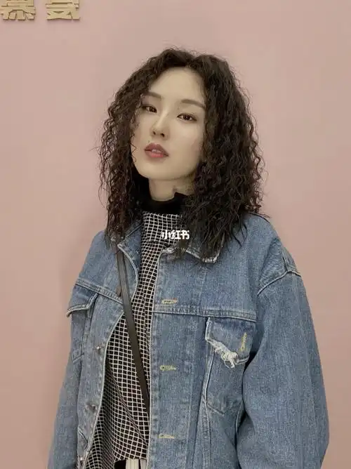 以前女生螺丝烫发型是专属于中老年女士的烫发发型,不过从今.