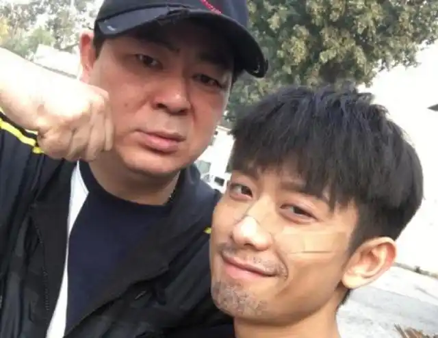 张一山父亲公开,低调10几年原来是他,网友:怪不得一直没有公开