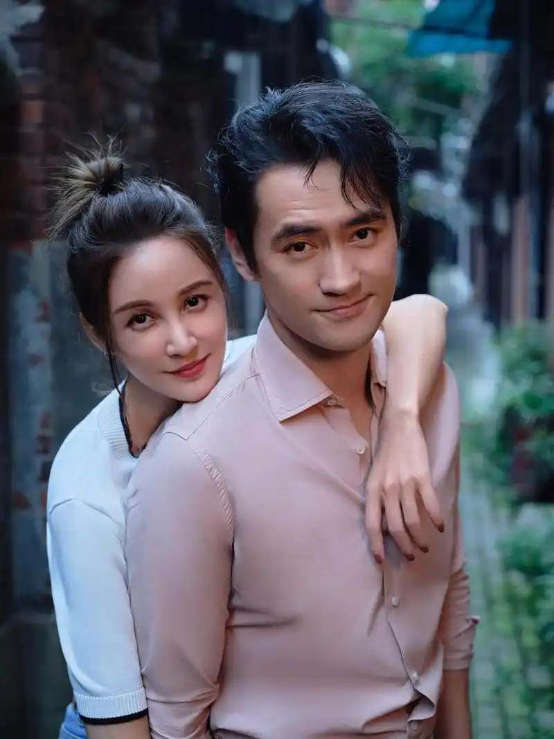 袁弘张歆艺同框大秀恩爱