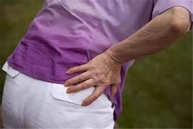 这三个动作能帮你护腰