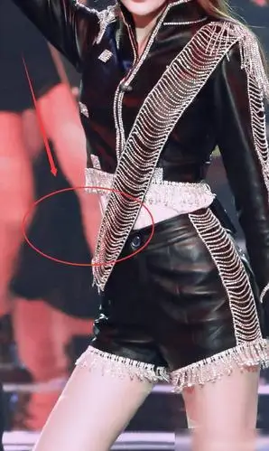 迪丽热巴可以说是娱乐圈中的宝藏女孩儿,出道已经好几年的她却很少