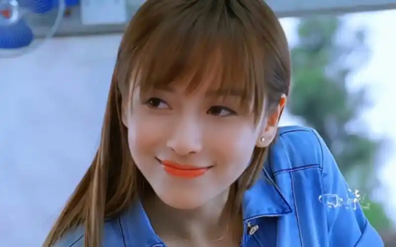 能在颜值上打败02杨颖02的,只有年轻时的02angelababy02!