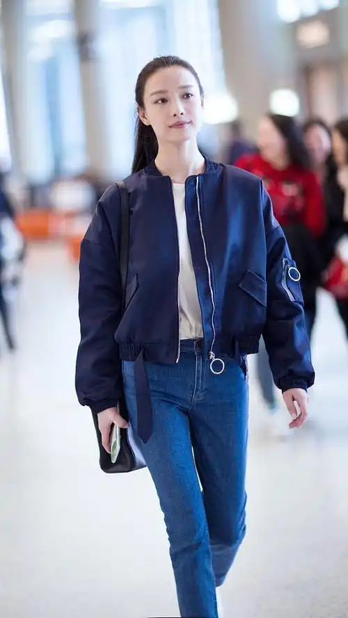 倪妮的时尚真挺洒脱的随性的搭配很简约真是没有明星架子