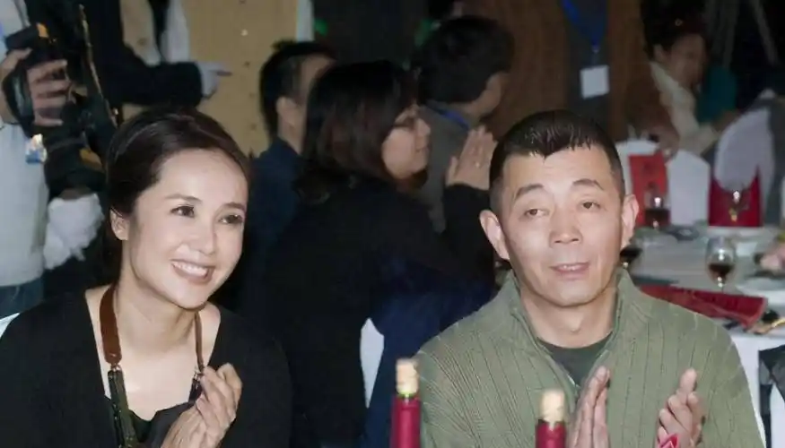 原创蒋雯丽捧红外甥女为何很少提自己儿子看到照片后难怪不公开