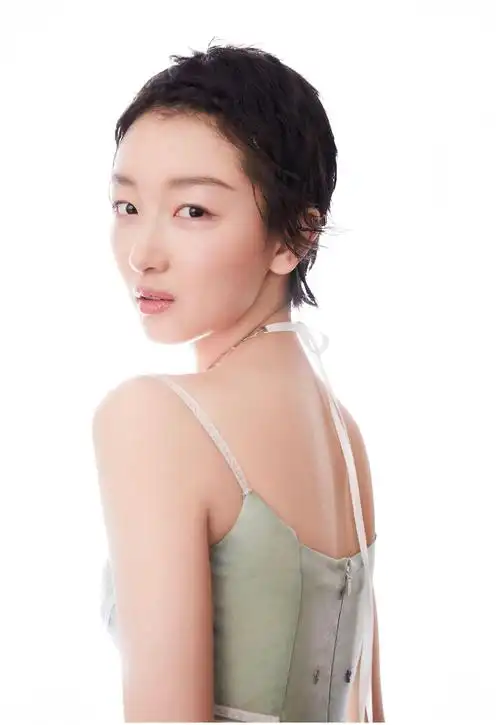 八字命理名人篇周冬雨化正官星财星生助非富即贵