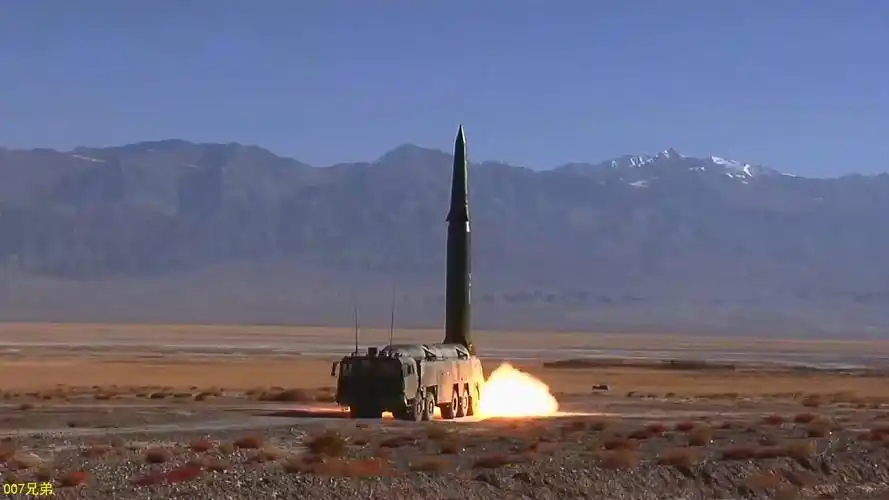 9 东风16导弹配子母弹一炸一大片