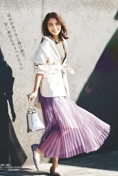 西装裙子春天最时髦搭配