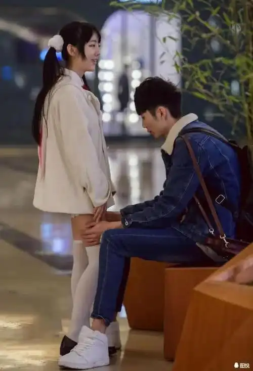 如果一对身高萌差的情侣在大街上,回头率也很高.