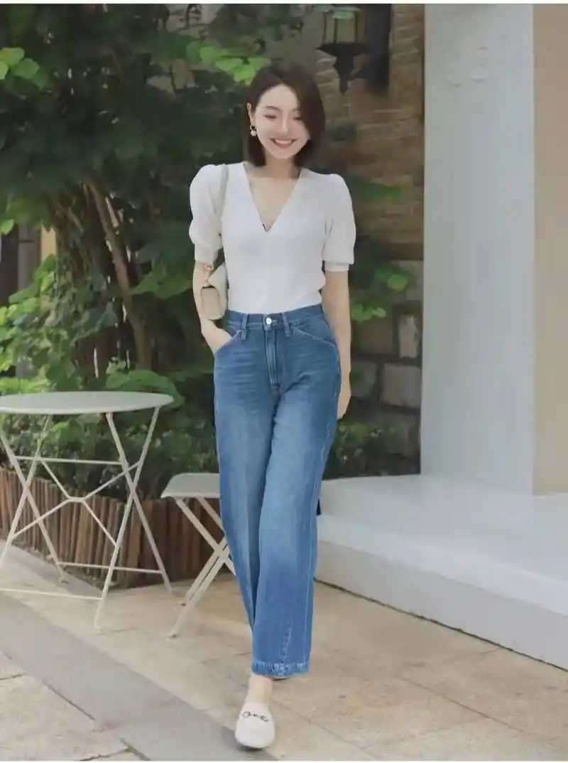 高腰牛仔裤搭配什么上衣好看图片