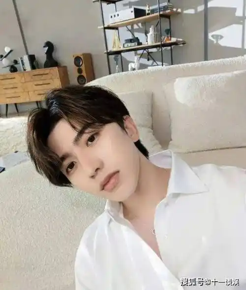 蔡徐坤妈妈录音疑曝光,取20万现金让女方打胎,还有相关聊天记录_女生