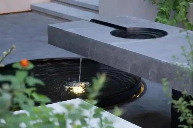 活跃气氛,瀑布流水水景设计理念,适用于别墅花园,庭院水池,园林