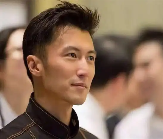 王菲彻底发怒,谢霆锋最爱女人曝光:39岁未婚生子背后的故事