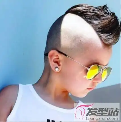 男童发型短发铲两边酷炫个性从小帅到大