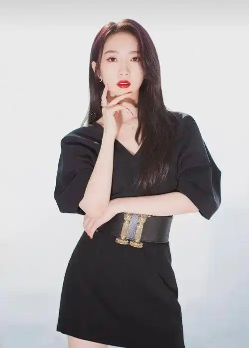 时尚女孩孟美岐,日常打扮有颜更有型,造型美到爆!_外套_显得_美女