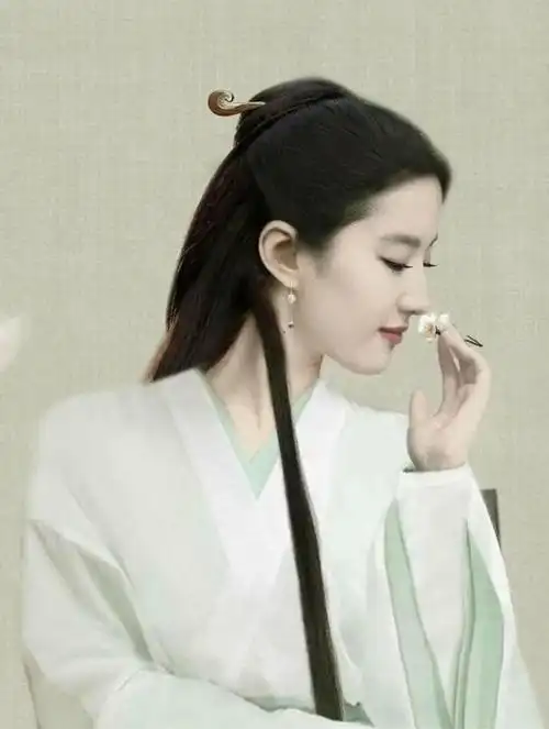 刘亦菲这个侧脸真是内娱第一刘亦菲的古装造型真的是yyds