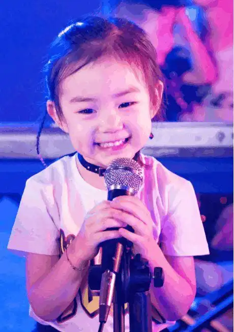 lucky对李承铉翻白眼成新晋表情包, 和戚薇简直是复制粘贴啊!