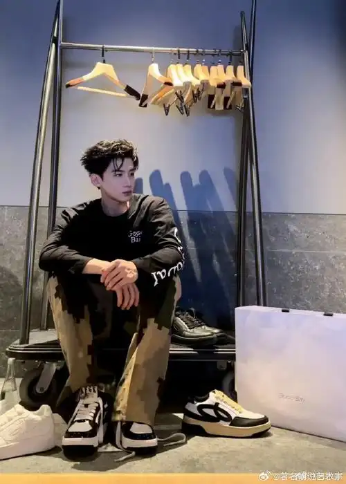 魏晨站姐cue白敬亭上春山##魏晨站姐真是big胆