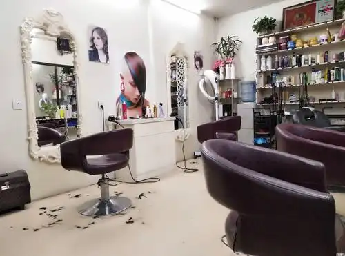 锡北八士镇美发店底价转让